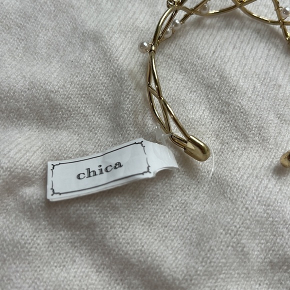 Open bracelet with pearl and rhinestones - Picture 4 of 5